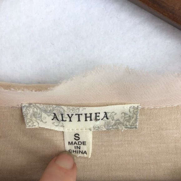 Alythea Women's Size Small Beige Gold Sequin 3/4 Sleeve Open Front Crop Jacket - Picture 4 of 8